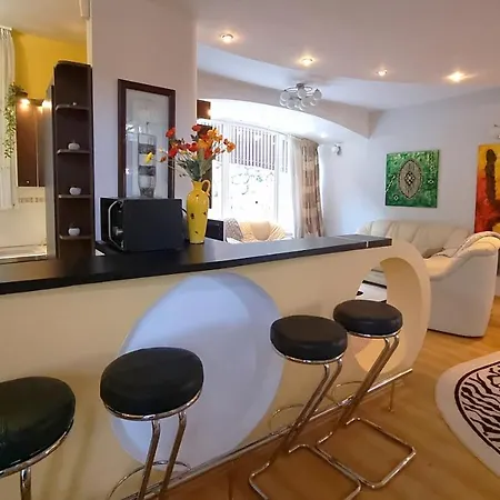 Marble Villa: Luxury Estate - But Intimate Sinaia