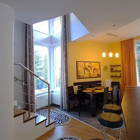 Marble Villa: Luxury Estate - But Intimate Villa *